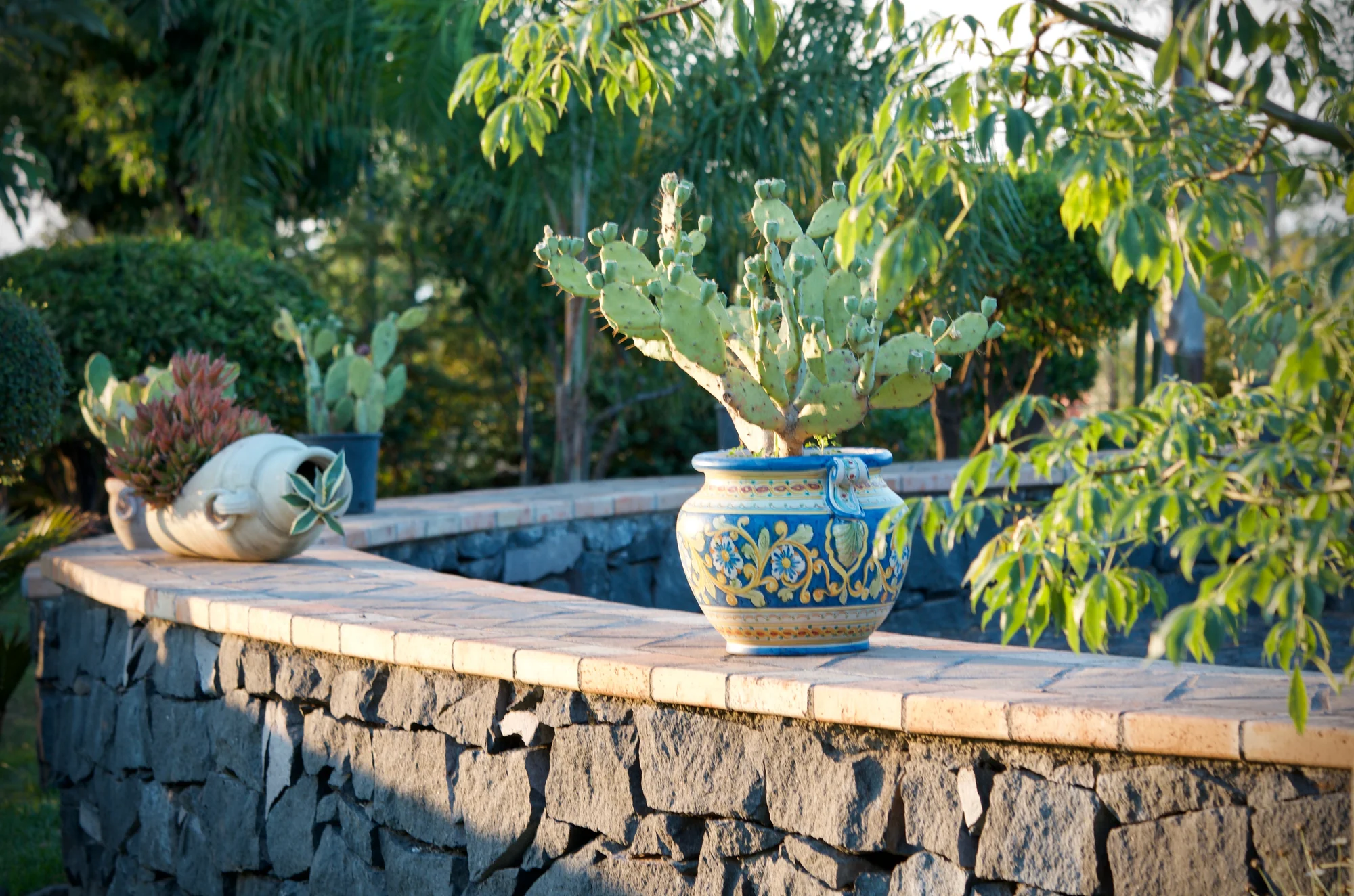Terracotta, lava stone and natural wood